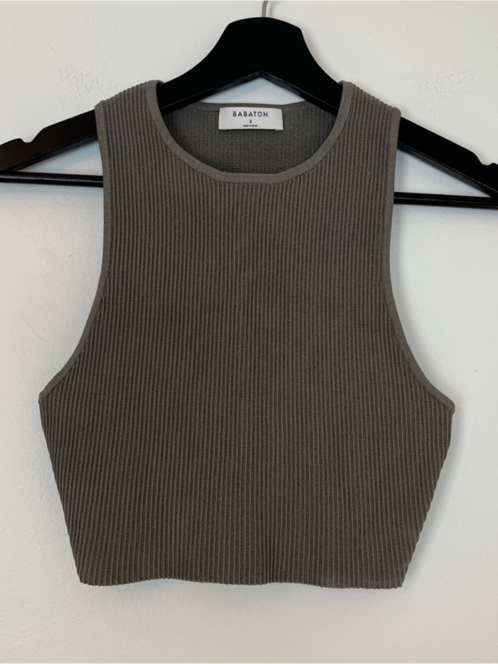 Babaton Ribbed Cropped Tank Top